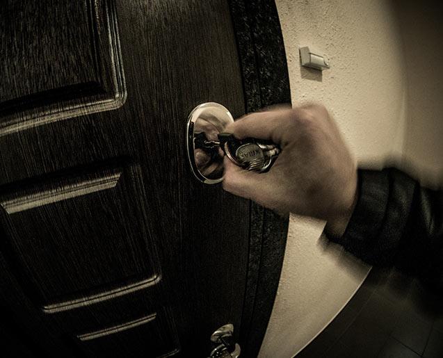 Por qu&eacute; intentar abrir una puerta sin llave casi siempre acaba mal